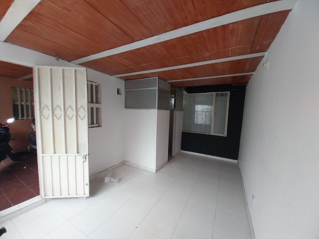 Casa en venta en La Clarita, Bogotá · foto 3 de 13