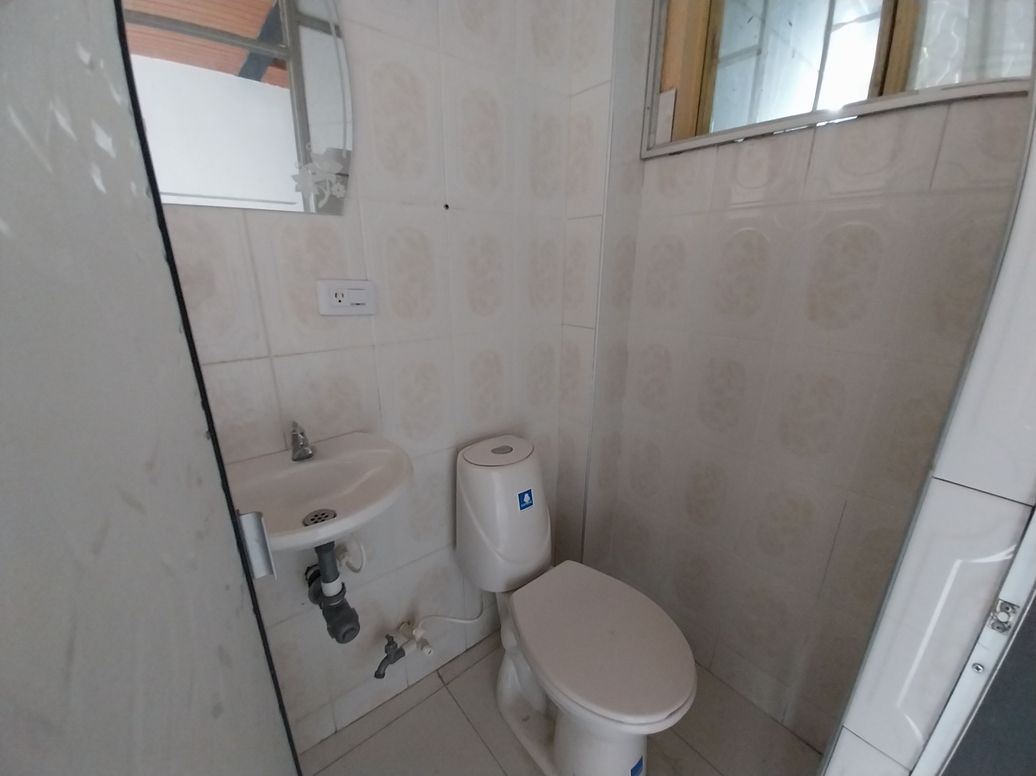 Casa en venta en La Clarita, Bogotá · foto 4 de 13