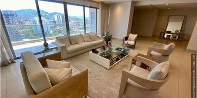 CODIGO 9210FR189. El edificio está ubicado en segunda línea de playa con vista al mar, cuenta con cuatro alcobas cada una con su baño, baño social. Cocina integral, sala comedor, zona de labores, balcón, dos parqueaderos y dos depósitos. Además sistema de sonido integrado, purificador de agua, cartonería eléctrica, cámaras de seguridad. Y aire acondicionado central. El edificio cuenta con dos ascensores, piscina, gimnasio, salón comunal, planta eléctrica y parque infantil. Ubicado en zona residencial a solo unas cuadras del centro histórico y la marina internacional. SI ESTA PROPIEDAD ES DE SU INTERÉS, CONTÁCTENOS Y AGENDAMOS UNA CITA 
