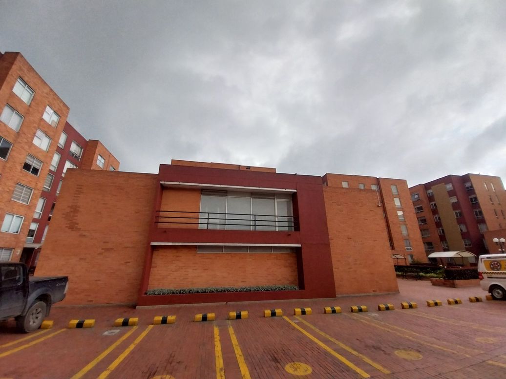 Apartamento de 3 alcobas en venta en Cr Praderas De Fontibon Et. Iv, Bogotá, 80 m² · foto 16 de 18