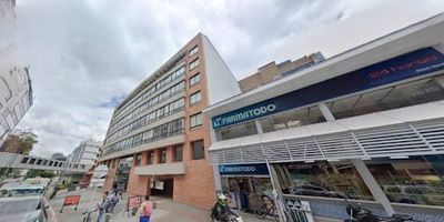 Consultorio en arriendo en el country, cuenta con 20mtr con excelentes acabados, iluminación natural, vidrios antirruido, ascensor, vigilancia y garaje cubierto, baños comunales. Ubicación estratégica junto a la Clínica El Country, con acceso por Cra quince y Cl ochenta y dos. para mayor información comuníquese con el ejecutivo comercial oscar pardo a su correo electrónico oscar.pardoinmobiliariasaliadas.com