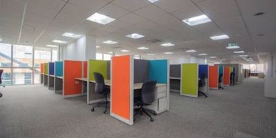 Arriendo espectacular edificio oficinas amobladas Usaquén Bogotá, sector corporativo, esquinero, ubicación privilegiada, conformado por seis pisos, dos sótanos, terraza- comedor, el inmueble ofrece cómodos y confortables espacios, oficinas de gerencia, más de 800 puestos de trabajo, salas de juntas, 94 parqueaderos, el edificio cuenta con planta de suplencia total, aire acondicionado, ideal para Call center. BPO, multinacionales. ¡Contáctanos!