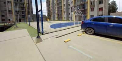 ¡Acogedor apartamento en venta con excelente ubicación en el Conjunto Residencial Villa del Rio Reservado, al de Bogotá!

Apartamento de 40.5 m² con vista exterior, con acceso por ascensor y escaleras. Cuenta con parqueadero comunitario.

Distribución funcional que incluye: 2 habitaciones, 1 baño, sala comedor, cocina integral, balcón y zona de lavandería.

El conjunto residencial ofrece excelentes zonas comunes: salón comunal, gimnasio, parque infantil, zonas verdes, cancha múltiple y vigilancia privada las 24 horas.

Su ubicación estratégica lo conecta fácilmente con todo:
? Cerca de centros comerciales como Paseo Villa del Río y Metro Sur.
? Rodeado de almacenes de cadena como Jumbo, Metro y Ara.
? A pocos minutos de colegios como el Nuevo Chile y Bilingüe Reino Unido, así como la universidad ECCI.
? Excelente acceso al sistema Transmilenio con cercanía al Portal del Sur y la estación Madelena.
? Vías principales de acceso por la Autopista Sur y la Avenida Villavicencio.

? Vivienda usada. No aplica subsidio. Se reciben todos los créditos hipotecarios y se presta asesoría gratuita para gestionarlos.
¡Agenda tu cita hoy y da el paso hacia tu nuevo hogar!
