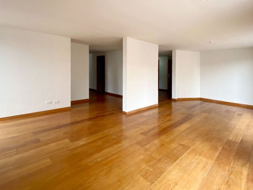Apartamento de 3 alcobas en venta en Chicó Norte, Bogotá, 121 m² · foto 3 de 18