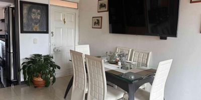 [VEN] ID HOUM: 154818

En Houm te ayudamos de forma fácil y segura. Los beneficios de comprar con nosotros:
    • Te ayudamos a conseguir financiamiento a través de una asesoría personalizada
    • Mediación y seguimiento de todo el proceso
    • Ponemos a tu disposición profesionales en notariado, registro y asesoría jurídica
¡Solo te preocupas de las firmas!

Departamento en venta, ubicado en el barrio La Fraguita, con una superficie construida de 52.00 m² y superficie total de 52.00 m². 

Sus principales características son:

    • 3 dormitorios
    • 1 baño
    • Admite mascotas
    • 1 parqueadero
            
Además, el inmueble cuenta con las siguientes amenidades:

    • Salón de eventos

Si compras con nosotros, te brindamos asesoría personalizada durante todo el proceso.
Más que una inmobiliaria, somos Houm.
*Aplican T&C