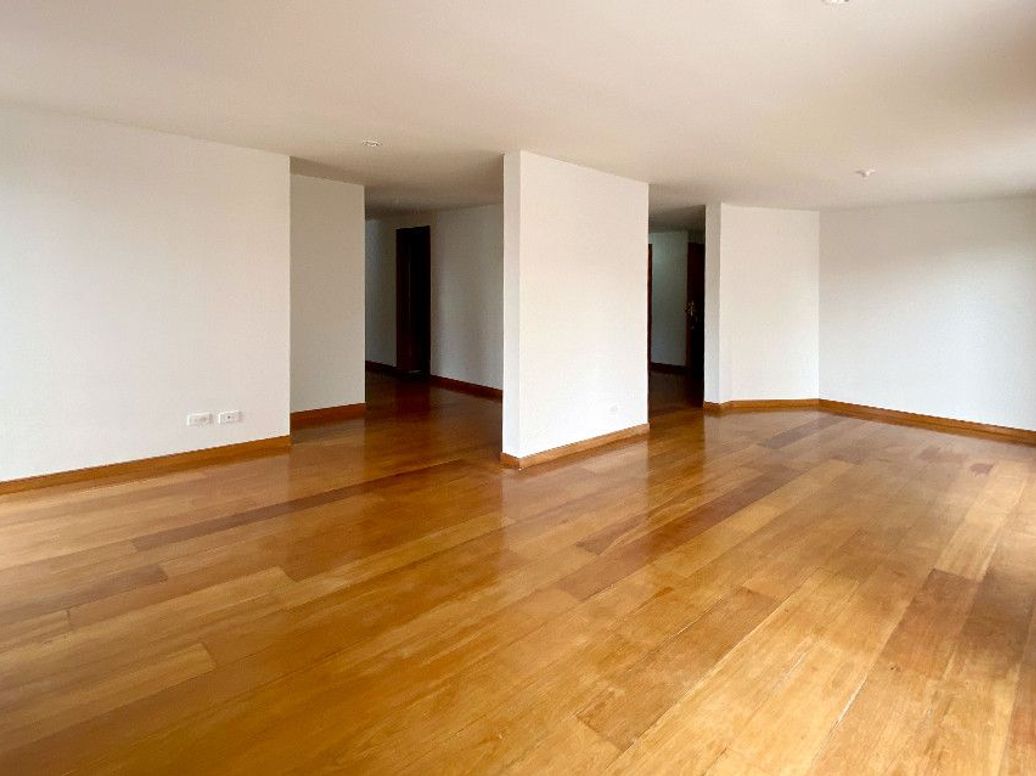 Apartamento de 3 alcobas en venta en Chicó Norte, Bogotá, 121 m² · foto 4 de 19