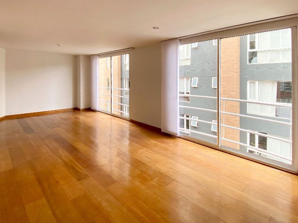 Apartamento de 3 alcobas en venta en Chicó Norte, Bogotá, 121 m² · foto 3 de 19