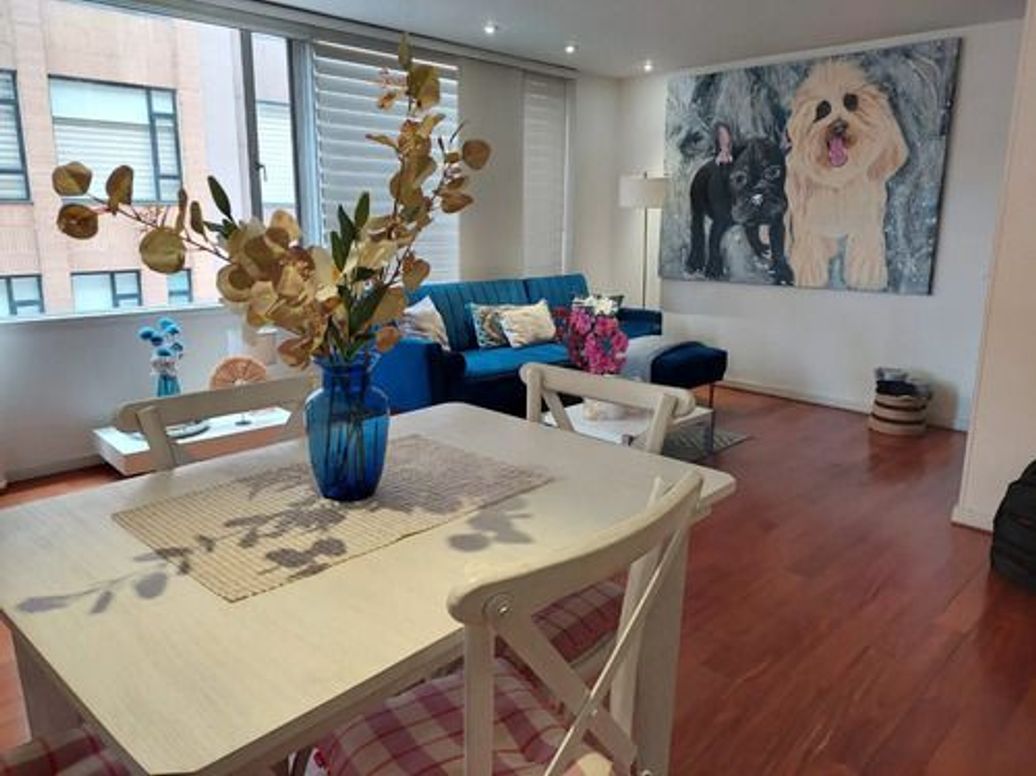Apartamento de 2 alcobas en venta en El Virrey, Bogotá, 82 m² · foto 2 de 11