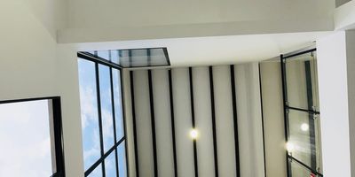 SE ARRIENDA, CASA FINCA EN GUARNE, ANTIOQUIA.
Casa finca en Guarne, Antioquia, cerca a la sede nacional, retorno 7, a 3 minutos de la autopista.
Valor 3.580.000.
Cuenta con
 Área 500 Mts2
 Área construida 180 Mts2
Consta de
 3 habitaciones, cada una con baño
 1 baño social
 Cocina y comedor, espacios amplios y acogedores, diseño arquitectónico
 Zona de ropas
 Sala TV, biblioteca
 Zona BBQ Parqueadero
 Excelente vista
 Zonas verdes
