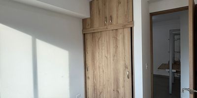 SE ARRIENDA APARTAMENTO EN CIUDAD FABRICATO BELLO
Unidad Residencial Oceana Ciudad Fabricato
Valor 2.850.000
Cuenta con
 90 Mts
 3 Habitaciones
 2 Closet
 1 Vestier
 2 Baños social y Hab principal
 Sala Comedor
 Cocina integral barra auxiliar
 Balcón con vista panorámica
 Zona de ropa
 Acabados de lujo
 Vigilancia privada 24 horas
 Parqueadero privado
 Cuarto útil
 Piso 14
Zonas comunes
 Lobby
 Piscina semi olímpica
 Zona de juegos infantiles y parque infantil
 Cancha múltiple
 Salón de cine
 Salón de juegos de mesa
 Sauna y turco
 Gimnasio dotado y cubierto
 2 Salones sociales
