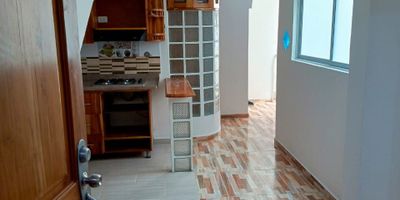 PRECIO DE OPORTUNIDAD,  VENDO 2 APARTAESTUDIOS EN MEDELLIN BUENOS AIRES

LOS 2 VALEN $300 MILLONES

COMODIDADES:  2 apartaestudios englobados, en piso 3 de un edificio PH: Primer apartaestudio externo con balcón, cocina integral, 2 habitaciones, reformado.
Segundo apartaestudio interno, 
Ubicación: Zona centrica de Medellin, En una zona residencial, cerca de colegios, parques, supermercados, droguerías, centros comerciales, centros de salud y con facilidad de acceso a rutas de transporte público.y al tranvia.

IMPORTANTE, PUEDE ADECUARSE PARA RENTAS CORTAS.