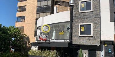 Local en arriendo, en Bucaramanga de aproximadamente 20.00 metros cuadrados, cuenta con espacio tipo terraza, el inmueble queda cerca a restaurantes, centro comercial, panadería, y demás.