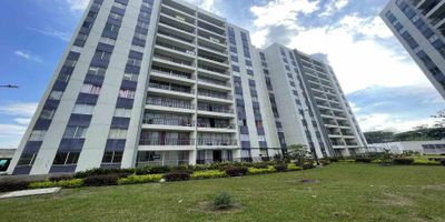 Codigo 18832. ¡Oportunidad única de inversión en Jamundí! Apartamento de 64 m² en el Conjunto Almendros de Belicia, ubicado a pocos metros de la vía Panamericana, con excelente acceso y a solo 20 minutos de Cali. Se encuentra en obra gris, ideal para personalizar a tu gusto. En un cuarto piso con ascensor, cuenta con parqueadero cubierto en primer piso y pertenece a un conjunto con agradable zona social en un sector en constante valorización. ¡Agenda tu cita y hazlo tuyo hoy mismo!