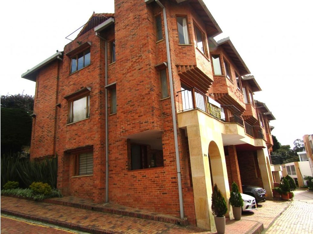 Casa de 4 alcobas en venta en Casa Blanca Suba, Bogotá, 292 m² · foto 2 de 20