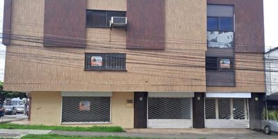 Edificio  en venta, Bucaramanga, Cabecera . Área construida: 353 mts, 7 baño Código inmobiliaria: 36676, para mayor información y revisar toda nuestra oferta visita nuestra pagina web: estebanrios.com o comuníquese a nuestro PBX: (607) 635 2877