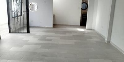 COD 7379
Casa en Laureles, cerca al Éxito de la 65, consta de 350M2, estrato 4, 4 alcobas más un salón bastante amplio que se puede usar como estudio, 4 baños, 3 closet, cocina integral, sala comedor, zona de ropas, jardín, patio.
Cerca a supermercados, parques, transporte público, colegios cercanos, universidades.