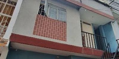 ARRIENDO LOS HEROES, SECTOR DLE MUTIS,APARTAMENTO AMPLIO Y LUMINOSO CON TERRAZA Y BALCÓN EN UBICACIÓN ESTRATÉGICA,  CUENTA CON DOS HABITACIONES, UN BAÑO, PRÁCTICO PATIO DE ROPAS, SITUADO  CERCA DE TODO A SOLO MINUTOS DEL SALÓN COMUNAL CON CANCHA DEPORTIVA Y DE LA VÍA PRINCIPAL,  EL PRECIO DE ARRIENDO INCLUYE LOS SERVICIOS DE AGUA Y GAS, PARA QUE VIVA CON TRANQUILIDAD Y SIN PREOCUPACIONE.    AGENDE SU VISITA SIN COSTO CON NUESTROS ASESORES LLAMANDO AL TELÉFONO 6076852828, OPCIÓN 1.