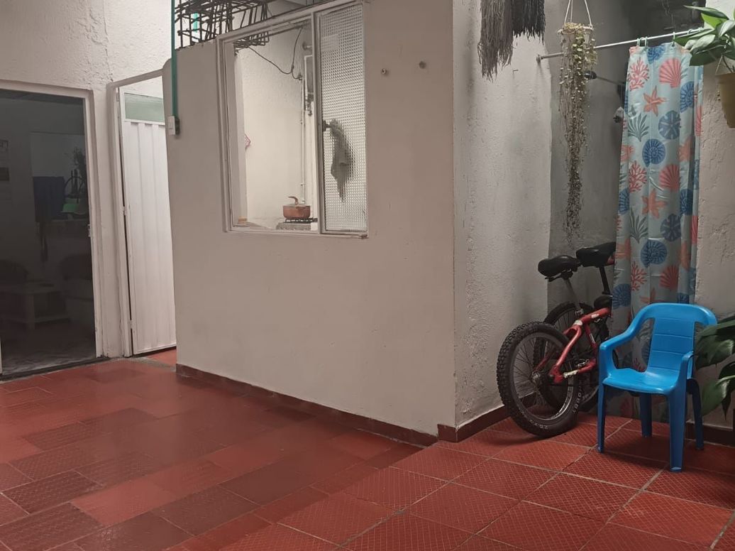Casa de 6 alcobas en venta en Ciudad Kennedy Sur, Bogotá, 190 m² · foto 14 de 20