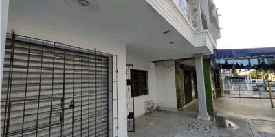 Casa en venta de oportunidad, en el próspero barrio Los Amendros en el municipio de Soledad Atlántico.Son ochenta y cuatro metros construidos distribuidos sala comedor, cocina, un baño y dos pisos o duplex.Si es de su interés, deje por favor su número de contacto y por favor no olvide mencionar el código.