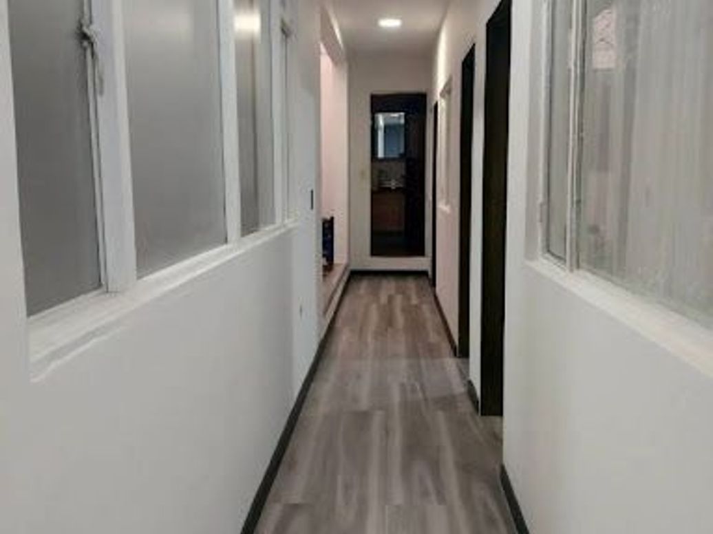 Casa de 5 alcobas en venta en Normandía, Bogotá, 308 m² · foto 9 de 20