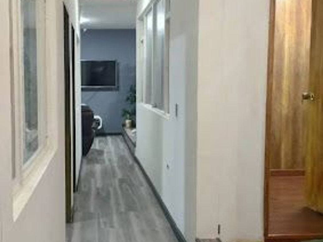 Casa de 5 alcobas en venta en Normandía, Bogotá, 308 m² · foto 10 de 20