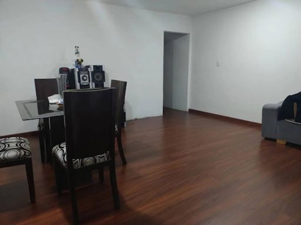 Casa de 5 alcobas en venta en Normandía, Bogotá, 308 m² · foto 13 de 20