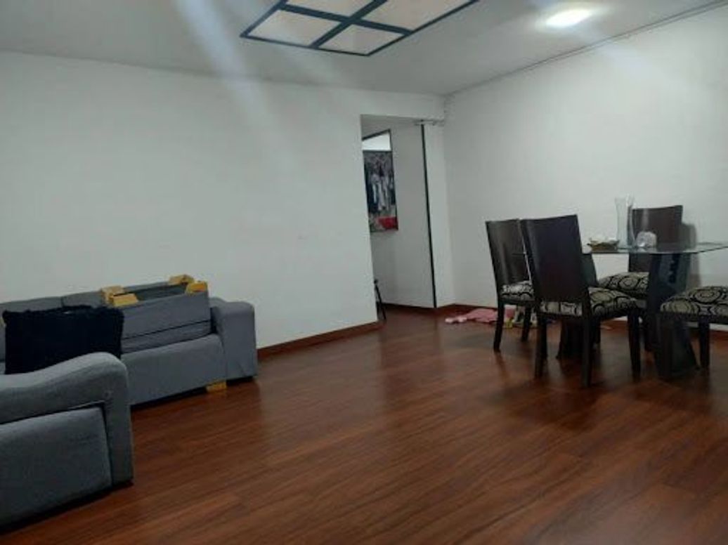Casa de 5 alcobas en venta en Normandía, Bogotá, 308 m² · foto 14 de 20