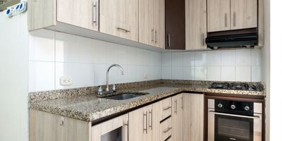 VENDO APTO EN LA FLORA
3 piso
68 mts
3 habitaciones
2 baños
Salacomedor
Cocina
Zona de oficios
Parqueadero propio cubierto
Admón: 400.000
Valor: 315 millones negociables