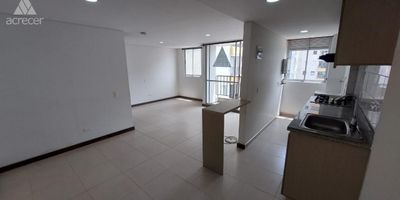 Apartamento para arriendo, en el sector de Itagui, ubicado en el piso 14, cuenta con 2 habitaciones, 2 banos, sala comedor, cocina integral, 1 estudio, zona de ropas. Tiene acceso a transporte publico, colegios y vias principales.