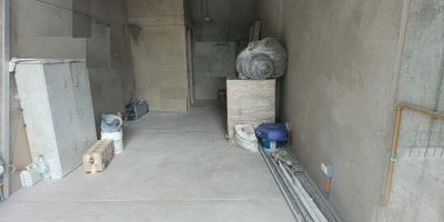 Local para arriendo en el sector del Trianon - Envigado, el local se encuentra en el primer piso, en el podras disfrutar de buenos espacios, iluminados, cuenta con 1 bano, red de gas, y doble altura, el local se encuentra cerca a la cancha del trianon, sector residencial y alto flujo peonatal, perfecto para el crecimiento de la empresa
VALOR DE ARRIENDO + IVA