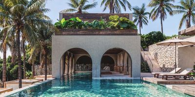 SIMARUBA BEACH CLUB
Club con lotes campestres urbanizados acceso directo a 360 metros de playa
Ubicado en la zona norte de Cartagena nuevo epicentro del desarrollo inmobiliario de la ciudad
Diferentes opciones para construir tu casa con nuestros constructores aliados mediante el modelo de tipologías o a través del desarrollo de un diseño personalizado
Terreno de 16 hectáreas y mas de 10 amenidades en conexión con el mar y la naturaleza
Simaruba está en Punta Canoa zona privilegiada por su proyección y su conectividad con todo lo que necesitas
El proyecto se divide en cuatro zonas cada una con características únicas
Elige la zona en la que quieres tu lote según tu estilo de vida tus planes y el tipo de vista o cercanía al mar que deseas
Invertir en Simaruba es simple y flexible
Contamos con financiación directa sin intereses
Separa tu lote con solo $5 millones COP
Paga el 25% del valor total como cuota inicial dividido en 3 pagos
Financia el 75% restante a 45 meses