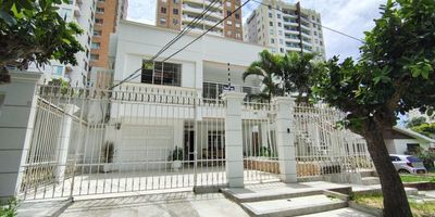 Apartamento nuevo para estrenar en segundo piso
Se ofrece apartamento residencial ubicado en segundo piso con excelentes acabados y distribución funcional Dispone de dos habitaciones dos baños sala comedor con óptima iluminación natural y cocina integral tipo americana Situado en una zona estratégica con fácil acceso a instituciones educativas centroscomerciales clínicas y comercio en general
Inmueble ideal para quienes buscan confort ubicación y valorización
Para mayor información o para programar una visita por favor contáctenos