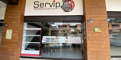 local ubicado en la via la ceja, en centro comercial cantarrana, se encuentra alquilado en le momento con un canon de $1.780.000 tiene un area de 70 mts : 40m primer piso y 30m en un mezanine