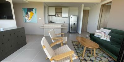 Apartamento ubicado en Rionegro en unidad residencial completa. En el podras disfrutar espacios comodos, amplios y luminosos. Cuenta con una excelente ubicacion de facil acceso a transporte publico, colegio, universidad, centro comercial, parroquia, clinica, supermercado, restaurante, entidad bancaria, facil acceso a vias principales, permitiendote estar cerca de todo lo que necesitas