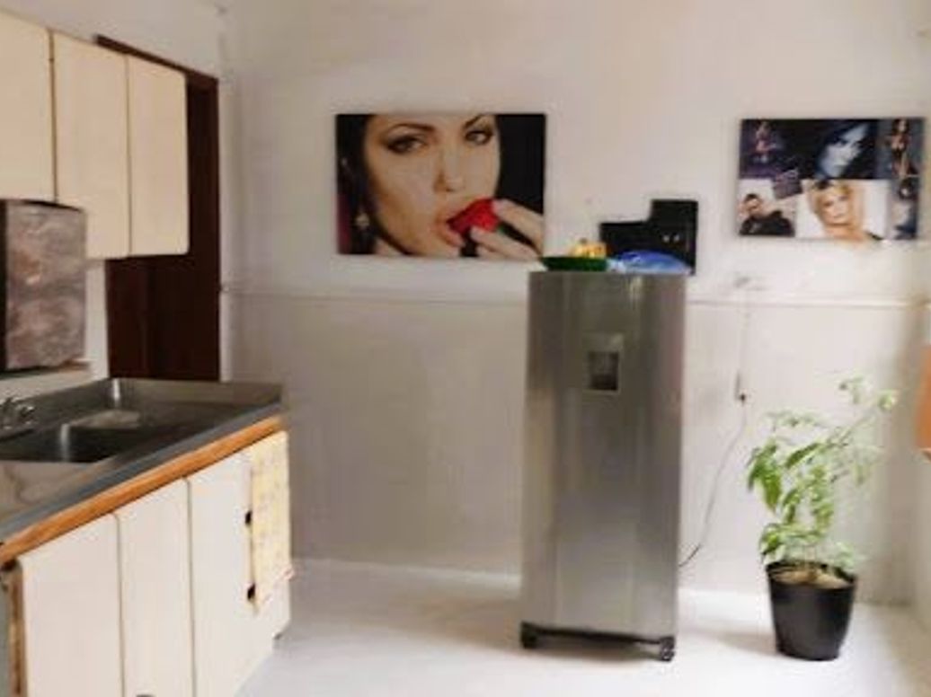 Casa de 5 alcobas en venta en La Soledad, Bogotá, 214 m² · foto 9 de 20