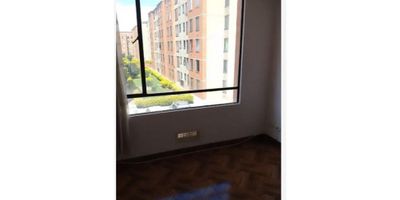 Apartamento en Venta – 47 m² | Conjunto Cerezo – Parques de Bogotá
Funcional, acogedor y bien ubicado

Este apartamento se encuentra en el conjunto residencial Cerezo, en Parques de Bogotá, una zona con excelente acceso a transporte, comercio y servicios.

Características del inmueble:

 

PRECIO  $153.000.000 NEGOCIABLES


 
 Área construida: 47 m²
 
 
 Piso: 3ro Acceso por escaleras con Vista Interior
 
 
 Habitaciones: 3
 
 
 Estudio
 
 
 Baño: 1
 
 
 Sala comedor
 
 
 Cocina integral
 
 
 Zona de Lavanderia Independiente
 
 
 Estrato: 2
 
 
 Administraciòn $72.000
 
 
 Parqueadero: Comunal - Zona BB -  3 Salones Sociales - Zona Infantil - Vigilancia Privada
 


 
