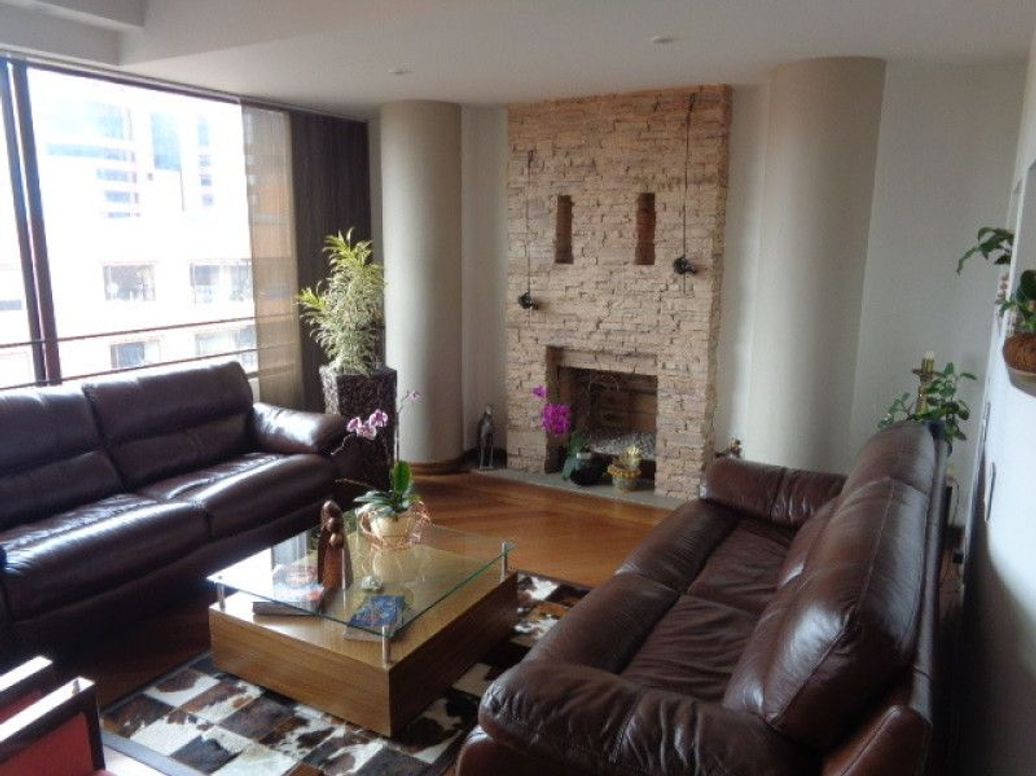 Apartamento de 3 alcobas en venta en Chico Norte Et. Iii, Bogotá, 202 m² · foto 2 de 19