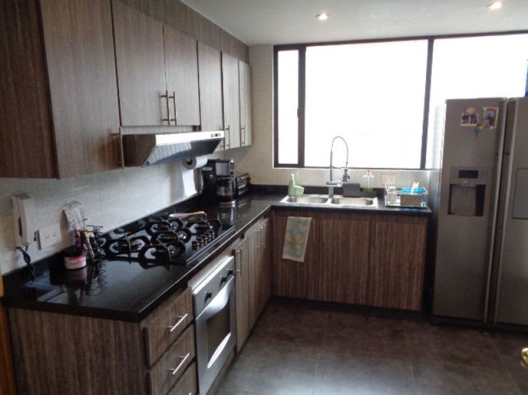 Apartamento de 3 alcobas en venta en Chico Norte Et. Iii, Bogotá, 202 m² · foto 5 de 19