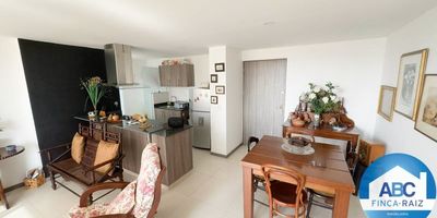 Inmueble disponible para la venta.&nbsp;El apartamento cuenta con un área de 78 metros cuadrados, 3 habitaciones, 2 baños, sala comedor, cocina integral, zona de ropas y balcón. (Parqueadero - Cuarto útil)&nbsp;El inmueble se encuentra ubicado en una urbanización con piscina, juegos infantiles, portería 24 horas y demás comodidades.&nbsp;