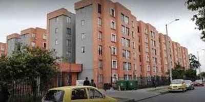 Excelente Oportunidad,  hermoso apto remodelado, muy buena iluminación, 2 habitaciones, 1 baño, sala comedor, cocina semi integral y zona de lavado, parqueadero comunal,  salón social y zonas verdes.
Ubicado en CIUDAD VERDE,  sector rodeado de centros comerciales como Prado Verde, Miraflores y Almendro; muy buen comercio, almacenes de cadena como Surtimax y Colsubsidio, colegios, universidades y  fáciles vías de acceso. 
