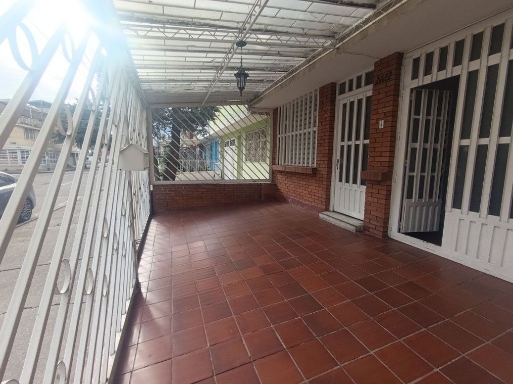Casa de 4 alcobas en venta en Veraguas, Bogotá, 228 m² · foto 2 de 19