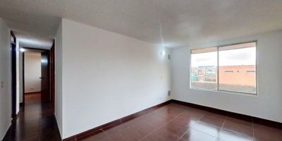 Apartamento en venta de 53m2, con vista interior, ubicado en un 3er piso, acceso por escaleras, parqueadero comunal. Consta de 3 habitaciones, 2 baños, sala comedor, cocina integral y zona de lavandería. Tiene piso cerámico en todas sus zonas. El conjunto cuenta con salón comunal, parque infantil y vigilancia privada las 24 horas. Cerca a centro comercial EcoPlaza; cerca a supermercados y tiendas de barrio; cerca a Colegio Rafael Lasso de La Vega; cerca a paraderos de transporte público; Vías de acceso por la Calle 10 y Carrera 10. 34617843311
