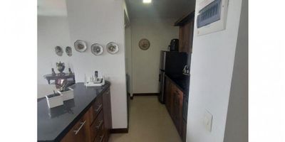 Se vende apartamento en unidad cerrada Calasanz Medellin,  son dos torres cada una con ascensor. Comodidades: Salon Comedor, cocina integral, zona de ropas, baño social, 2 habitaciones, 2 baños, salón social, portería 24 horas, una piscina adultos y otra para niños, P informes: 3220207 ó 3177597155.
