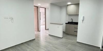 Apartamento  para estrenar en el sector de la estrada cuarto  piso exterior, magníficos acabados y distribución de espacios, consta de sala comedor, tres alcobas,  closet, dos baños, cocina abierta iluminación natural , en la mejor  Ubicados a solo una cuadra de la calle 72, Av Rojas, carrera 68,  calle 80 encontraras amplias rutas de transporte, almacenes, supermercados, Alkosto, Éxito, Cetro Comercial Metrópolis,Titan Plaza, amplios sector de comercial.