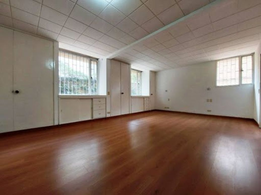 Apartamento de 3 alcobas en venta en Chico, Bogotá, 250 m² · foto 18 de 18