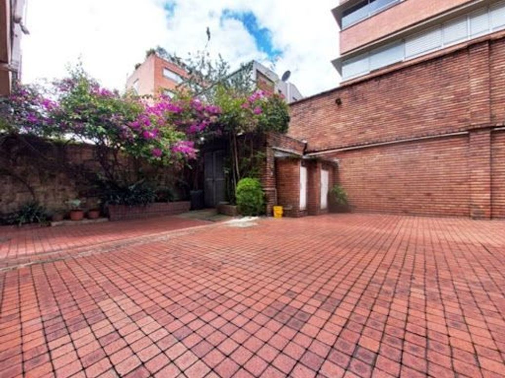 Apartamento de 3 alcobas en venta en Chico, Bogotá, 250 m² · foto 17 de 18