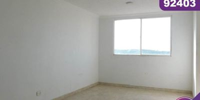 Apartamento en venta  en Barranquilla, sector del barrio Miramar, en conjunto con vigilancia privada y zonas sociales de entretenimiento, el apartamento cuenta con un área de 75 mt2 y consta de 3 cómodas habitaciones, la habitación principal cuenta con su baño privado, 2 baños en total, buena distribución en sus áreas con buenos acabados, buena iluminación, fresco y acogedor, entorno residencial con cómodas vías de acceso y facilidad al transporte publico cercano, sobre el sector puede encontrar centro comercial, restaurantes, bancos y parque cercano.