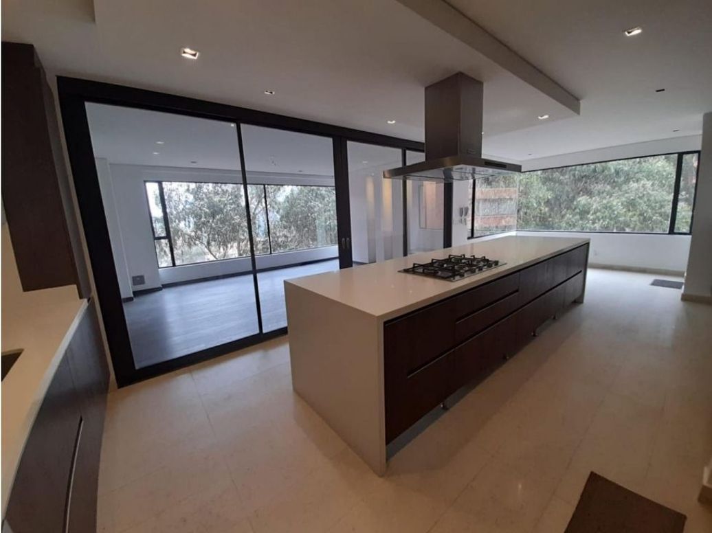 Apartamento de 4 alcobas en venta en Montearroyo, Bogotá, 370 m² · foto 2 de 7