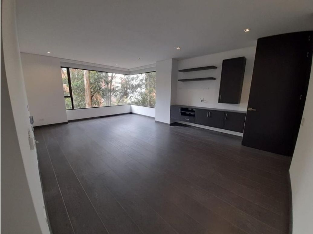 Apartamento de 4 alcobas en venta en Montearroyo, Bogotá, 370 m² · foto 3 de 7