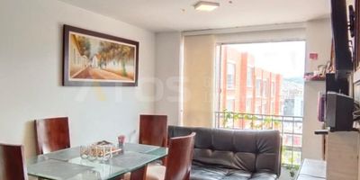 Atos Inmobiliaria vende apartamento en el sector norte, ubicado cerca de Unicentro, Makro, colegios y universidades. El inmueble cuenta con tres habitaciones, dos baños, sala-comedor, cocina integral y zona de ropas. El conjunto residencial ofrece excelentes zonas comunes como salón social, piscina, gimnasio, parque infantil y turco. El apartamento tiene excelente iluminación natural, con entrada de sol tanto en la mañana como en la tarde, lo que lo hace un espacio cálido y acogedor. ¡No dejes pasar esta oportunidad! Contáctanos y agenda tu cita.